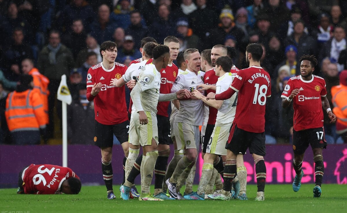 九游娱乐APP-夏洛特黄蜂今夜扳平良机；志在意大利杯名次提升；压力陡增；轮换策略成焦点(平原夏洛克在线完整版)