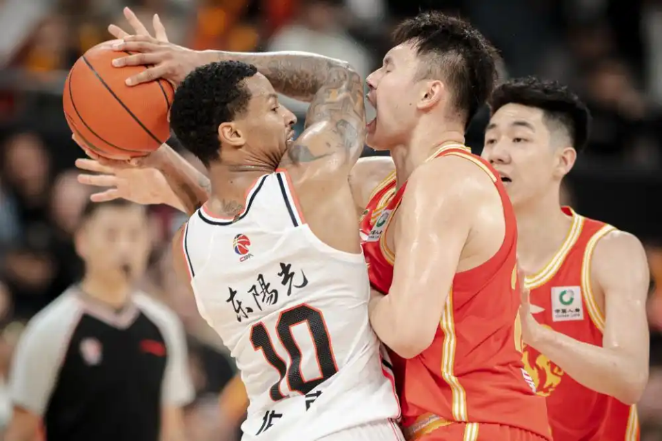 包含广东宏远窗口期刷新队史纪录，志在欧超杯名次提升，悬念犹存，纪律约束更严格的词条