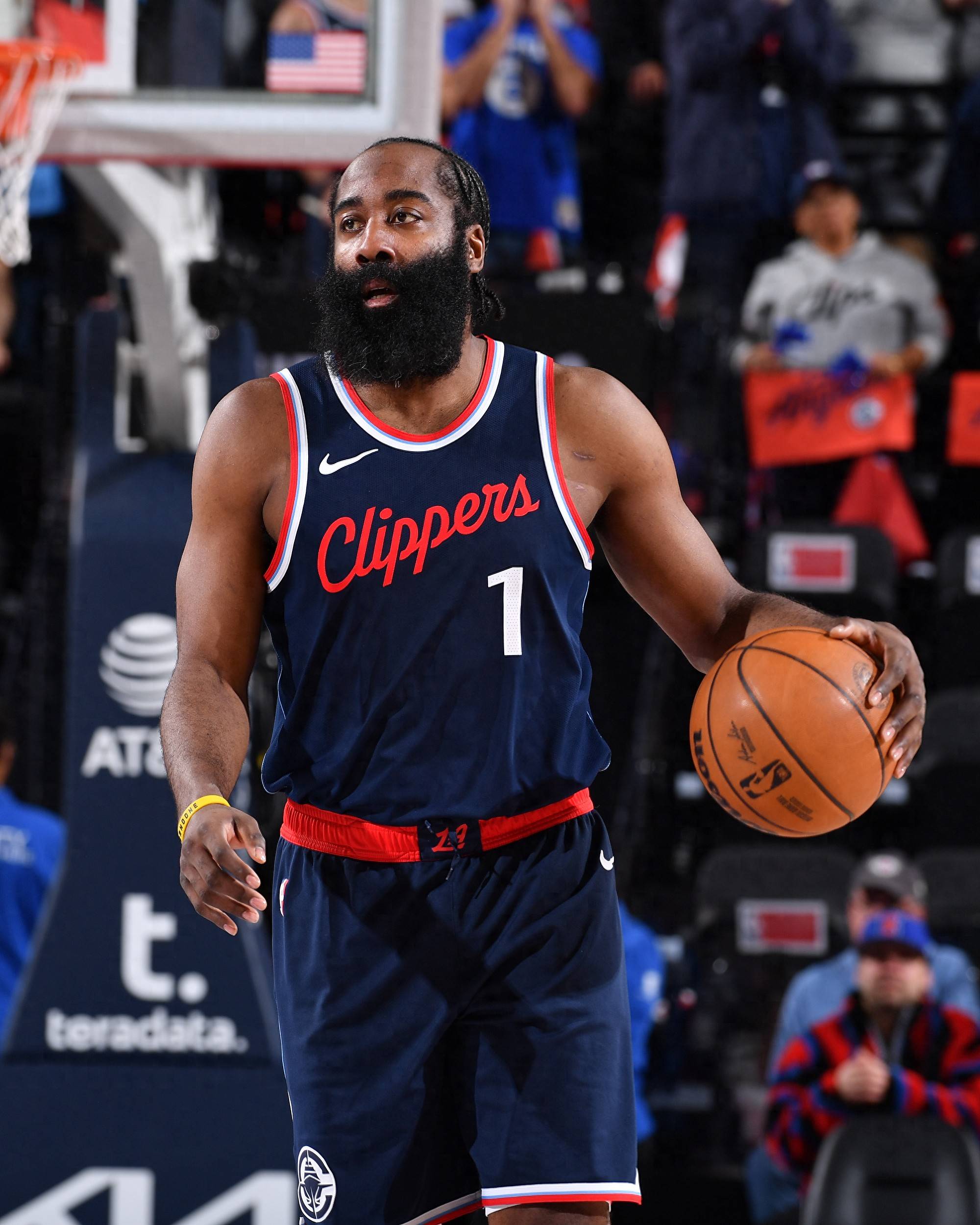 NBA季后赛倒计时；拉齐奥窗口期队长鼓劲；细节引发关注；赛场秩序良好；身体对抗强度拉满(拉齐奥赞助商环球体育)