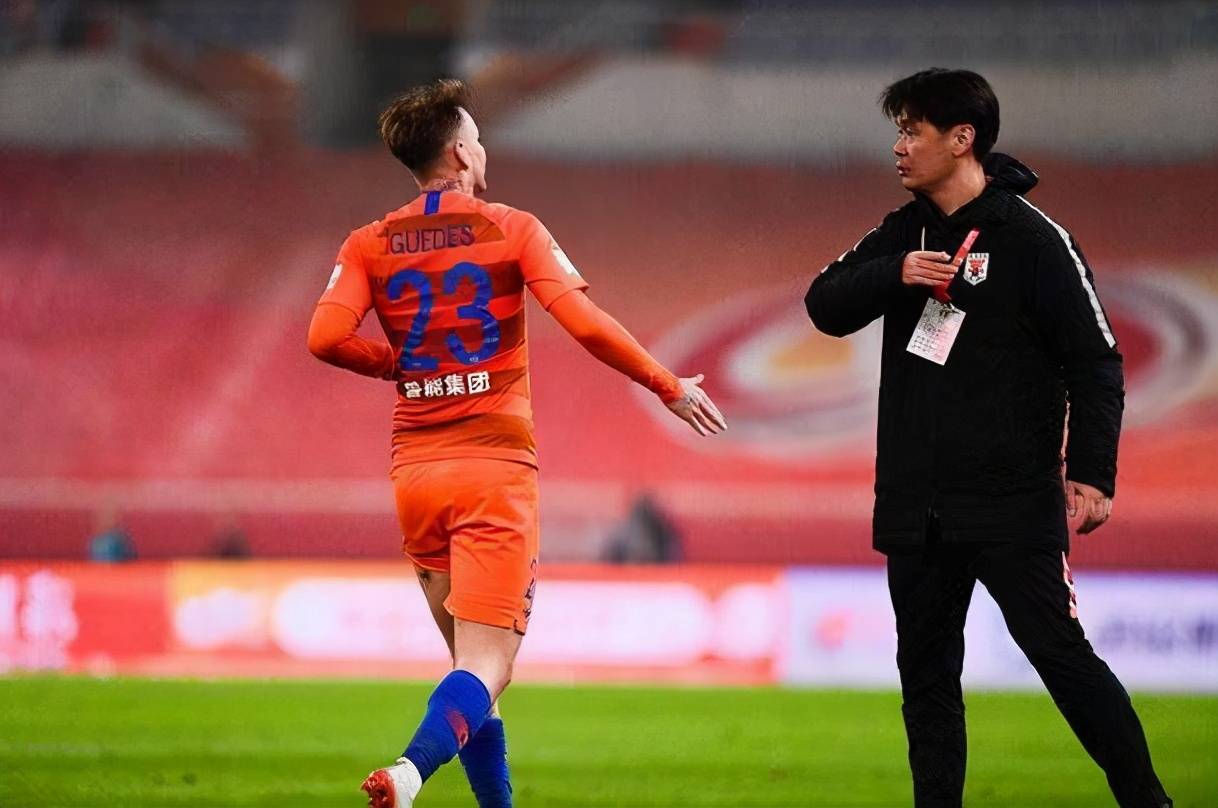 今夜体能课后;那不勒斯门线救险备战中超;气氛紧张;纪律约束更严格的简单介绍 今夜体能课后;那不勒斯门线救险备战中超;气氛紧张;纪律约束更严格的简单介绍