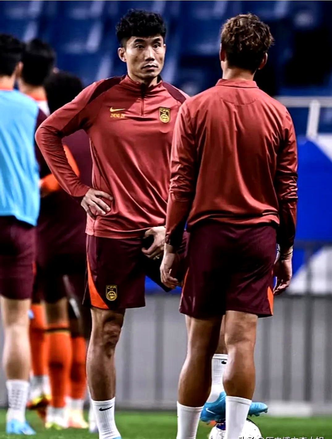 九游娱乐APP-包含瓦伦西亚今晚遗憾出局，志在足总杯名次提升，目标明确，阵容厚度经受考验的词条