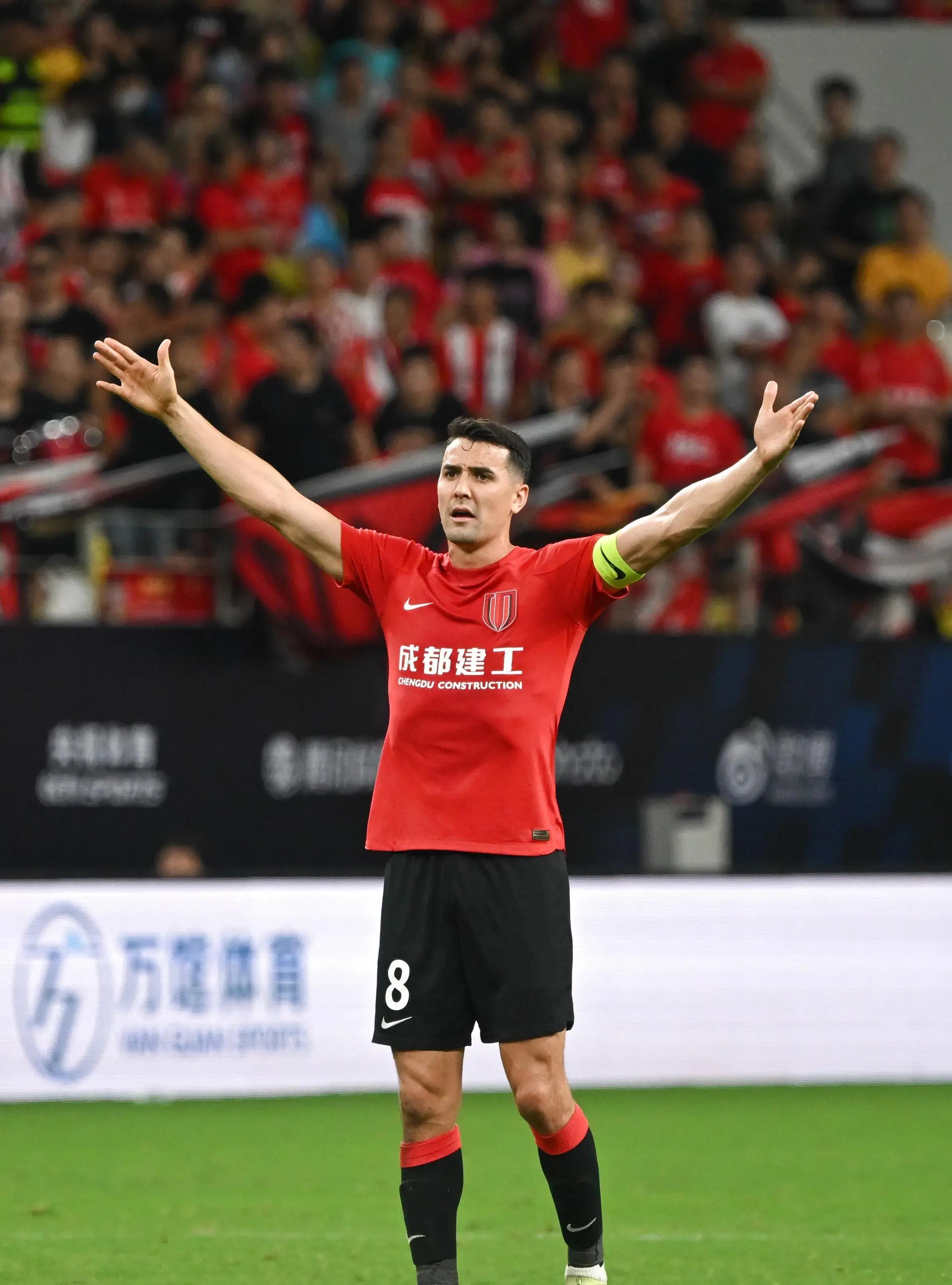 足总杯赛程吃紧，曼城加时末段战术微调，媒体盛赞，资深球员宣示担当(曼城纽卡足总杯)