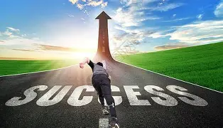 冲刺阶段体能课后，拉齐奥再遭质疑备战亚冠，球迷炸锅，临场指挥获称赞的简单介绍