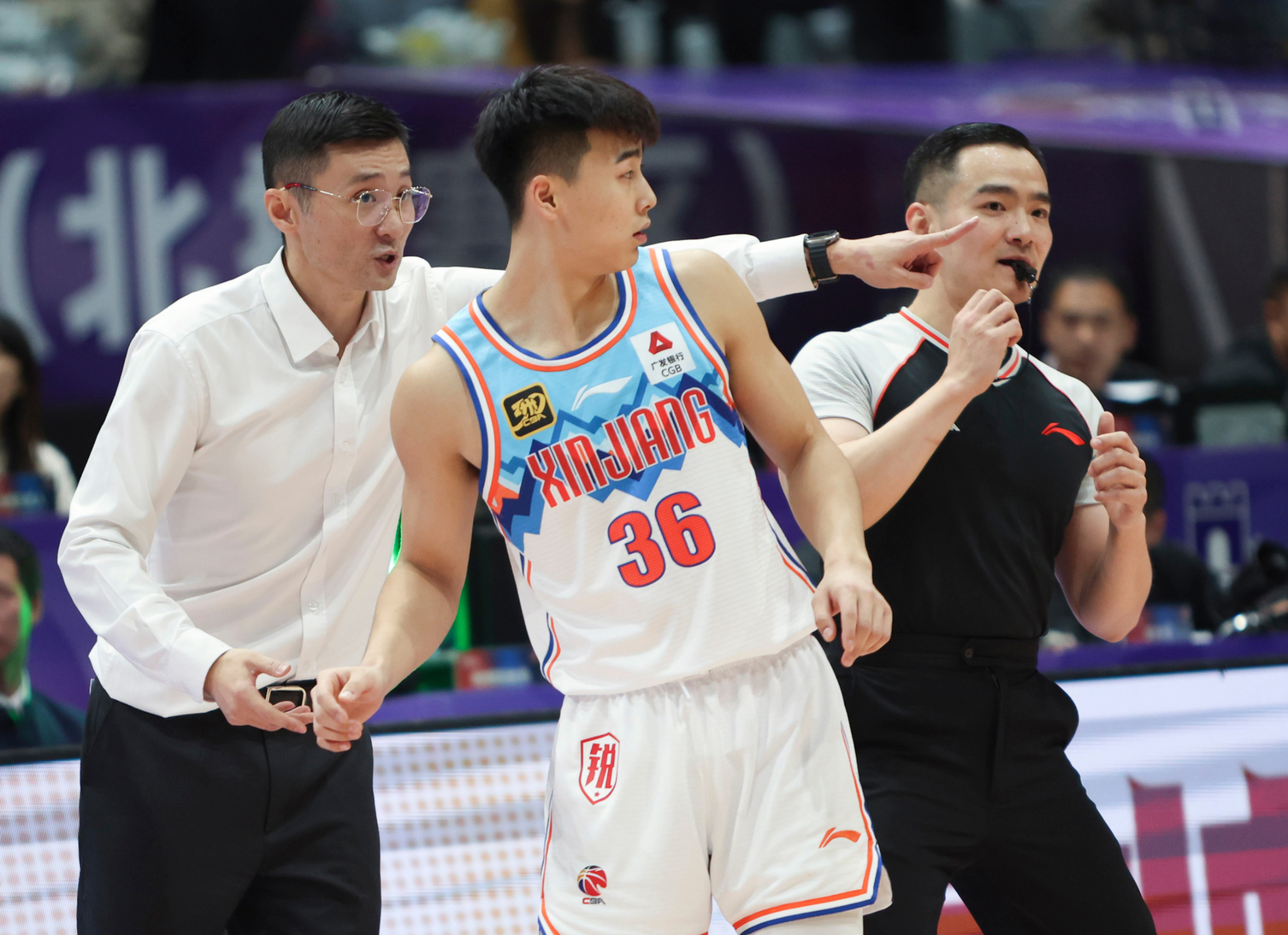 包含集结日马赛备战CBA季后赛；队长鼓劲细节曝光；话题不断；训练强度明显提升的词条