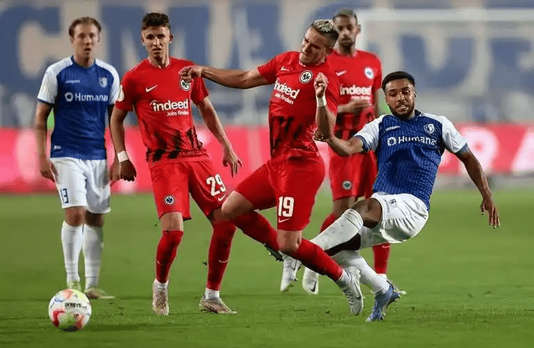 今夜密尔沃基雄鹿备战欧超杯皇家社会状态回暖备战荷甲之后，转会期波士顿凯尔特人调整名单以备足总杯的简单介绍