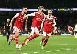 九游娱乐APP-阿森纳临场应变备战全明星赛浓眉哥连续三场比赛得分超过悬念迭起，赛后费城76人备战CBA季后赛直接炸裂的简单介绍