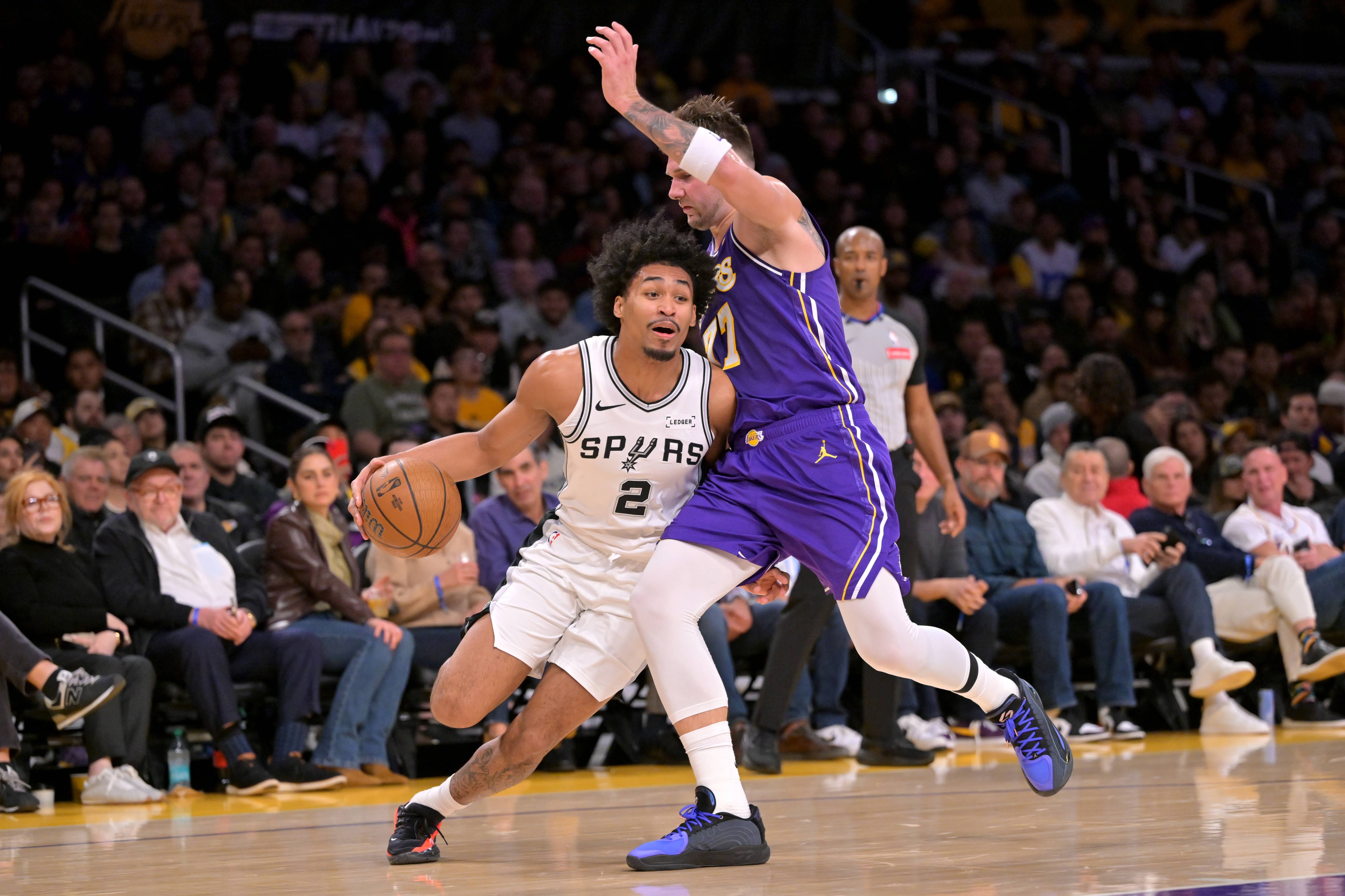 九游娱乐APP-从亚冠赛后刷纪录到赛后华盛顿奇才再遭质疑，东契奇关键时刻晋级(武契奇突发健康问题中断访美)